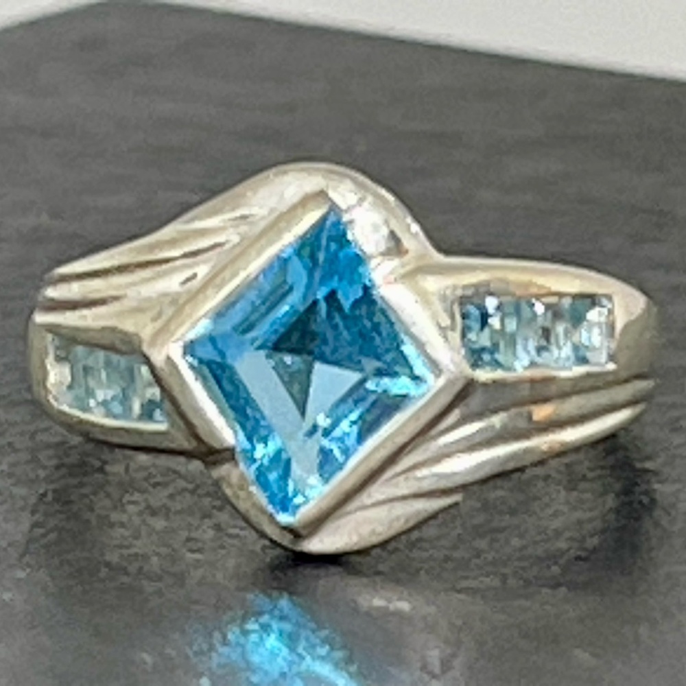 VTG 925 Real Blue Topaz 925 Sterling Ring Sz 8